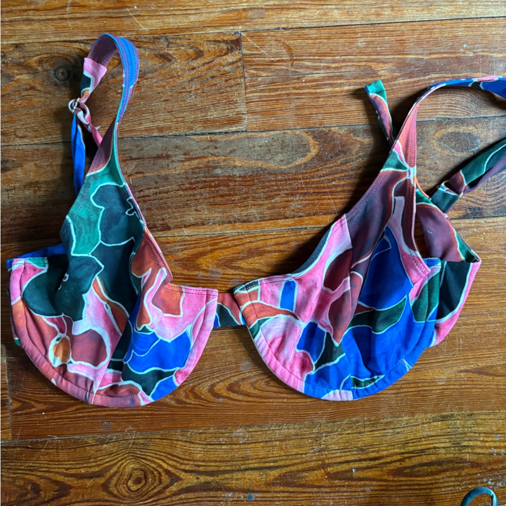 RESA swim top
